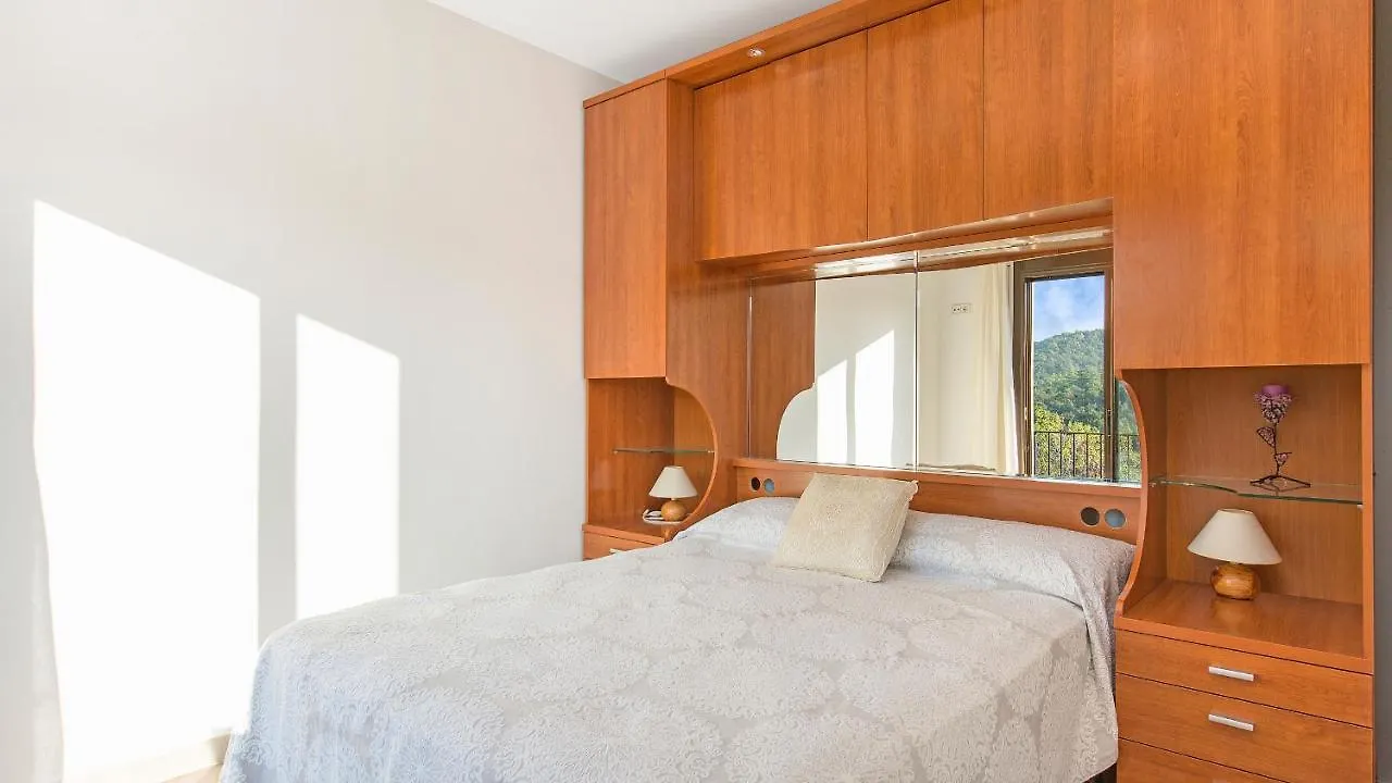 Villa Dama Mont Barbat 0*,  Spagna